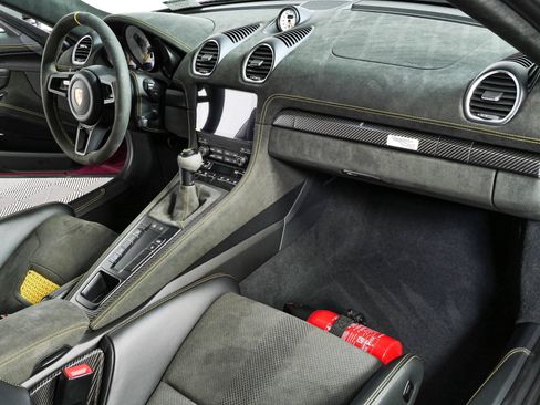 Certified 2025 Porsche 718 Boxster Spyder RS RWD image 21