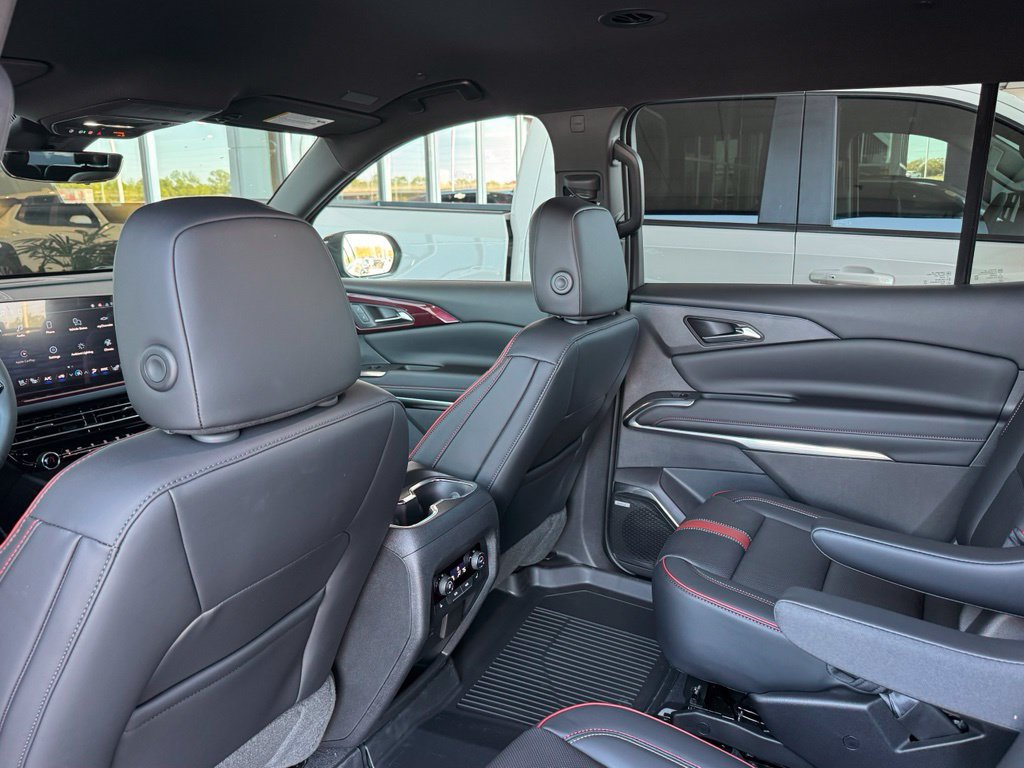 New 2027 Chevrolet Traverse RS w/ LPO, Floor Liner Package FWD image 22