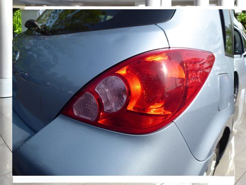 Used 2011 Nissan Versa 1.8 S w/ Plus Pkg image 22