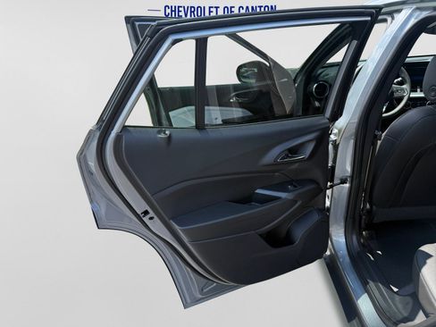 New 2026 Chevrolet Trax LT w/ Midnight Edition FWD image 20