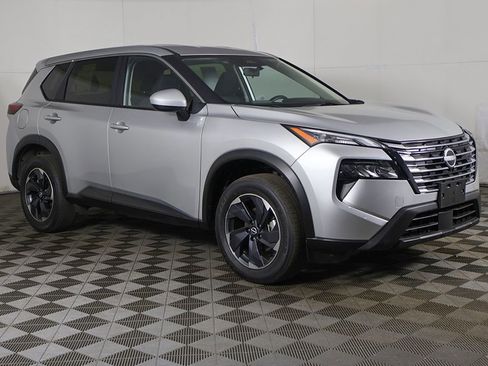 Used 2024 Nissan Rogue SV image 44