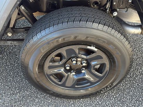 Used 2020 Jeep Gladiator Sport image 10