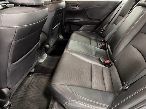 Used 2017 Honda Accord Sport image 21