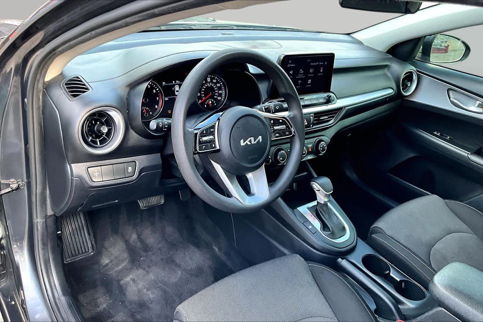 Used 2022 Kia Forte LXS FWD image 18