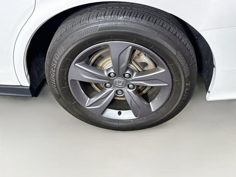 Used 2024 Honda Odyssey EX image 25