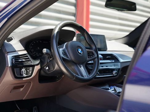 Used 2020 BMW M550i xDrive w/ Dynamic Handling Package AWD/4WD image 17