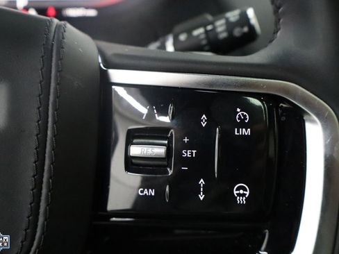 Used 2025 Land Rover Range Rover Sport SE image 16