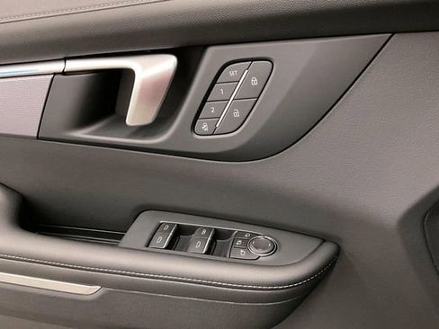 Used 2025 Buick Enclave Sport Touring w/ Power Package image 39