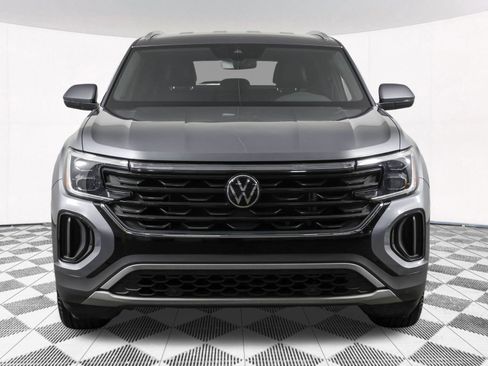 Used 2024 Volkswagen Atlas Cross Sport SE FWD image 10