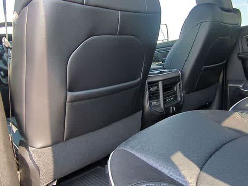 New 2026 RAM 2500 Laramie AWD/4WD image 18