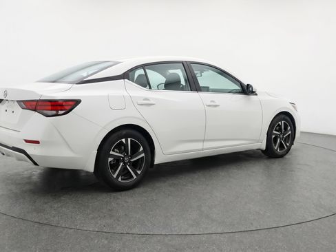 Used 2025 Nissan Sentra SV image 9