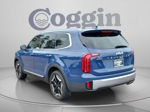 Used 2024 Kia Telluride S w/ S Sunroof Package FWD image 3