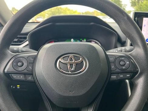Used 2024 Toyota RAV4 XLE AWD/4WD image 22