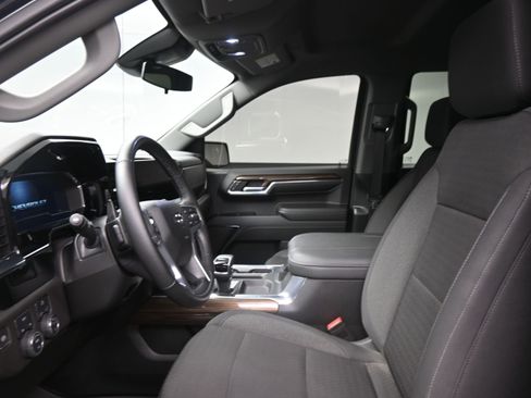 Used 2024 Chevrolet Silverado 1500 RST w/ Redline Edition AWD/4WD image 12
