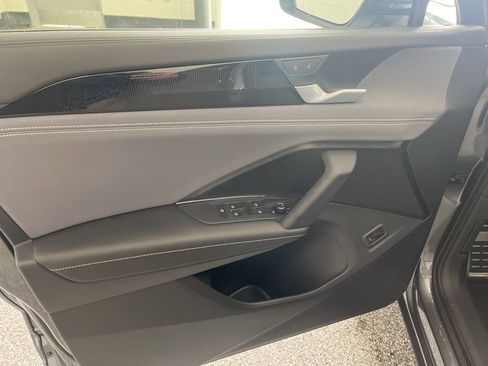 New 2026 Volkswagen Tiguan SE R-Line AWD/4WD image 12