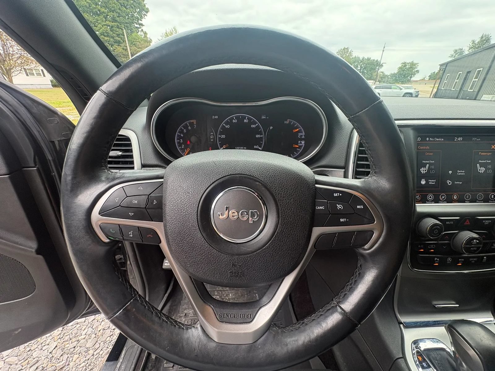 Used 2018 Jeep Grand Cherokee Laredo AWD/4WD image 12