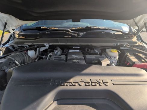 Used 2024 RAM 2500 Tradesman w/ Chrome Appearance Group image 17