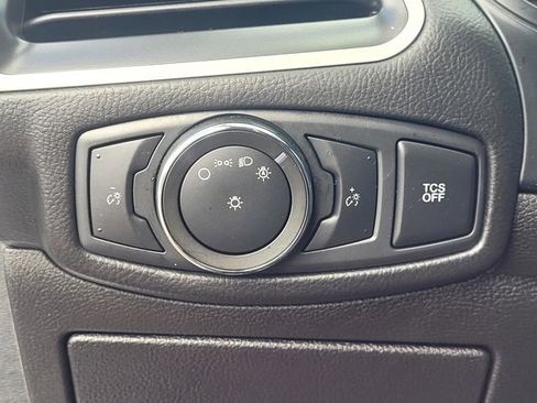 Certified 2022 Ford Edge SE image 15