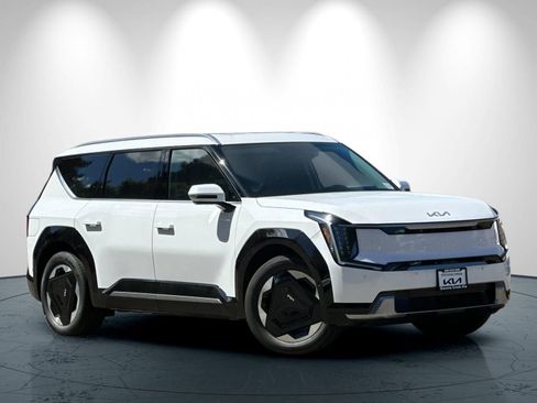 New 2026 Kia EV9 Land AWD/4WD image 2