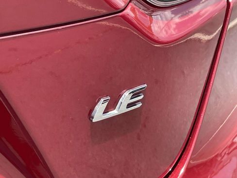 Used 2024 Toyota Corolla LE w/ LE Convenience Package FWD image 8
