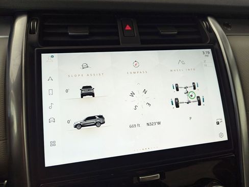 Used 2024 Land Rover Discovery Dynamic SE image 50