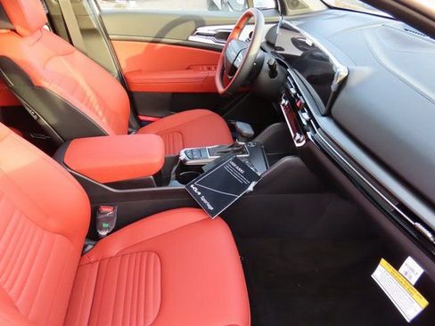 New 2026 Kia Sportage SX image 11