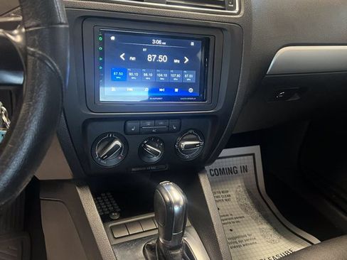 Used 2012 Volkswagen Jetta TDI FWD image 12