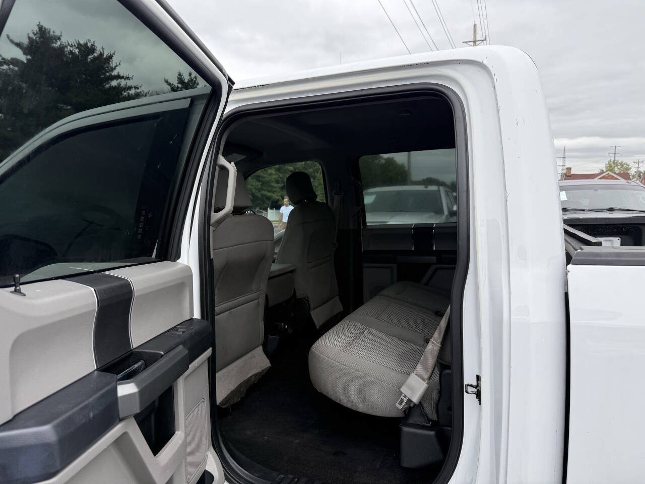 Used 2016 Ford F150 XLT w/ Equipment Group 301A Mid AWD/4WD image 14
