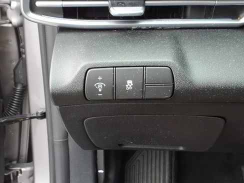 Used 2024 Hyundai Elantra SEL image 28