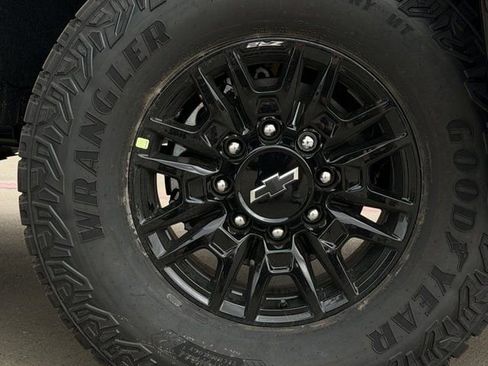 New 2026 Chevrolet Silverado 2500 ZR2 AWD/4WD image 10