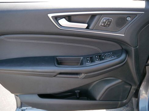 Certified 2024 Ford Edge Titanium image 9