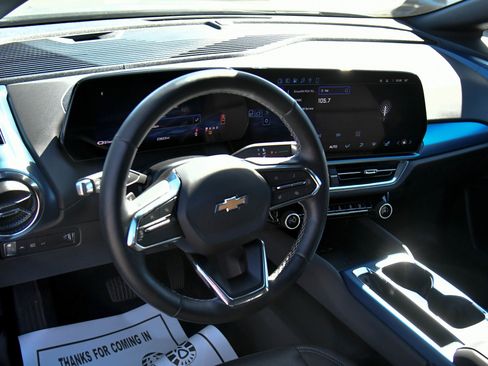 Used 2025 Chevrolet Equinox EV LT w/ Convenience Package image 14