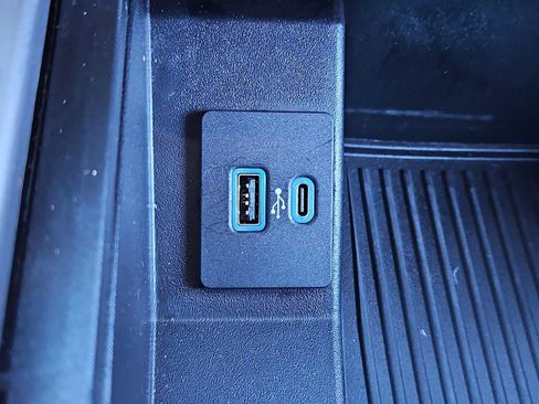 Used 2021 Ford Expedition Max XLT image 31