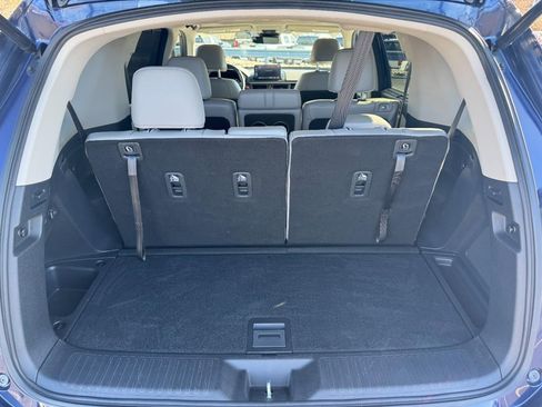 Certified 2023 Honda Pilot Touring image 4