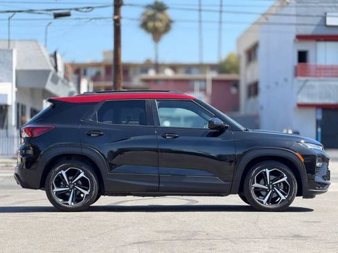 Used 2021 Chevrolet TrailBlazer RS w/ Sun and Liftgate Package FWD image 18