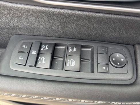 New 2026 Chrysler Pacifica Select w/ S Appearance Package FWD image 22