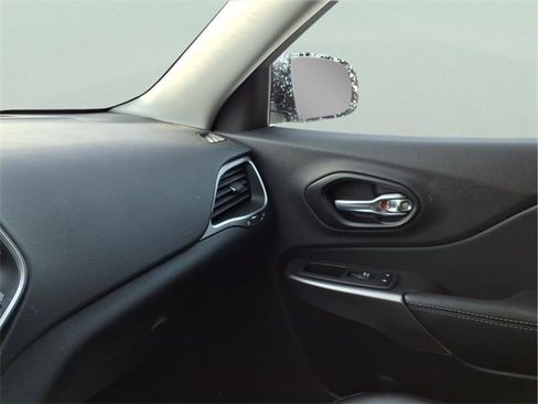 Used 2022 Jeep Cherokee Latitude Lux image 21