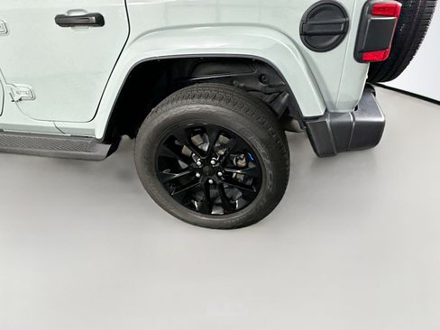 Used 2023 Jeep Wrangler Sahara w/ Cold Weather Group image 11