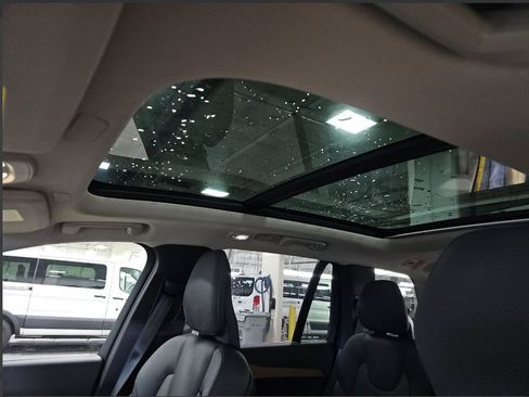 Used 2025 Volvo XC90 T8 Plus w/ Protection Package Premier image 13