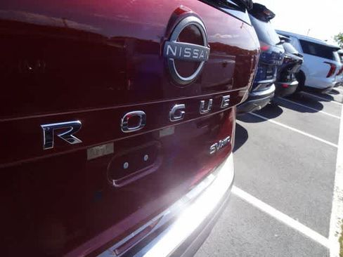 Used 2022 Nissan Rogue SV w/ SV Premium Package AWD/4WD image 7