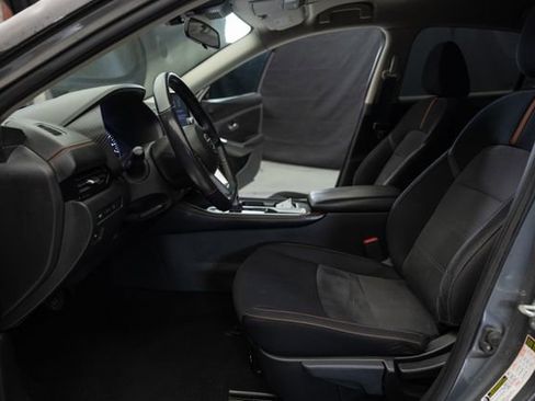Used 2022 Nissan Sentra SR w/ Trunk Package FWD image 14