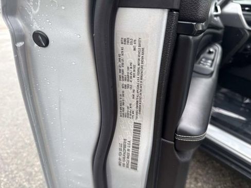 Used 2023 Jeep Grand Cherokee L Laredo image 23