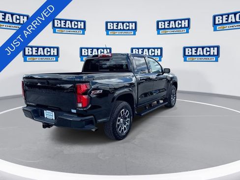 Used 2025 Chevrolet Colorado Z71 w/ Technology Package AWD/4WD image 8