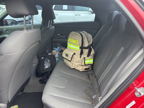 Used 2022 Hyundai Elantra SEL image 15