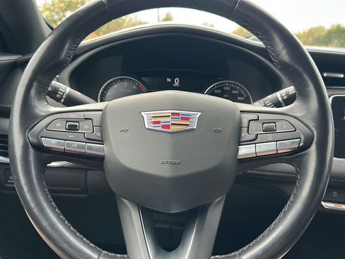 Used 2022 Cadillac XT4 Premium Luxury w/ Safety Alert Package image 27