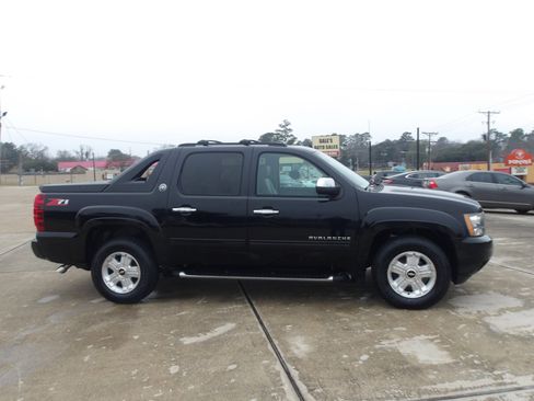 Used 2013 Chevrolet Avalanche LT w/ Suspension Package, Off-Road image 5