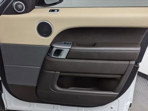 Used 2018 Land Rover Range Rover Sport HSE image 19