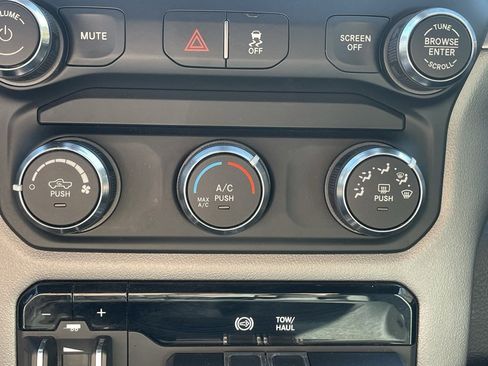 Used 2024 RAM 2500 Big Horn image 38