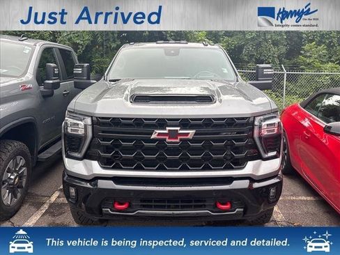 Certified 2026 Chevrolet Silverado 2500 ZR2 AWD/4WD image 2