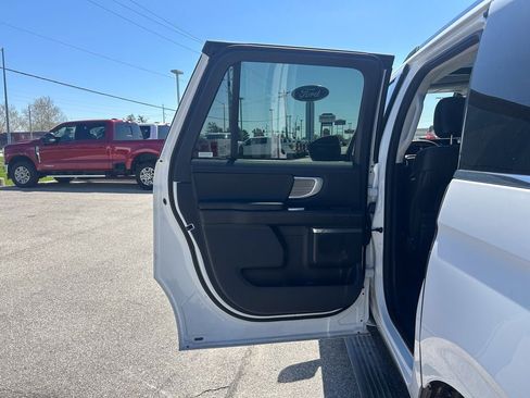 Certified 2025 Ford Expedition Max Platinum AWD/4WD image 16